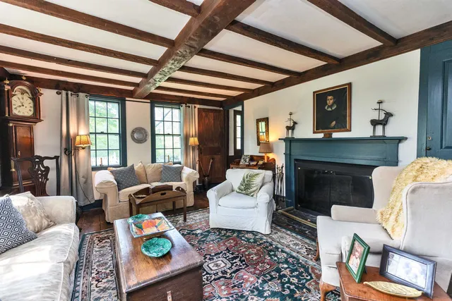 $1,100,000 | 133 Hay Hill Road, Francestown, NH 03043