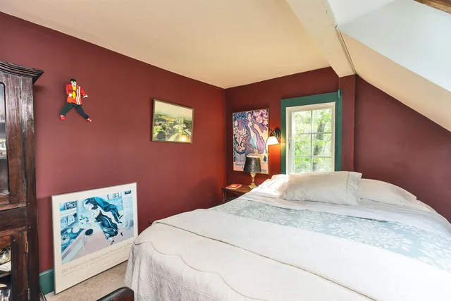 $1,100,000 | 133 Hay Hill Road, Francestown, NH 03043