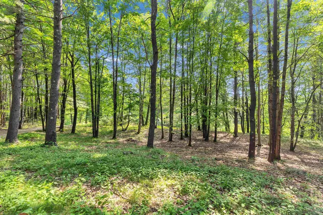 $1,100,000 | 133 Hay Hill Road, Francestown, NH 03043