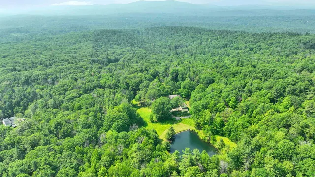 $1,100,000 | 133 Hay Hill Road, Francestown, NH 03043