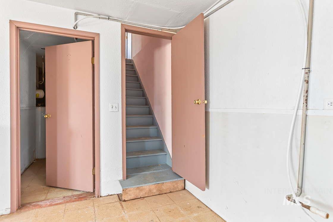 255 3 Bear Creek Road Kendrick, ID 83537 - Photo 44 of 44 View of stairway