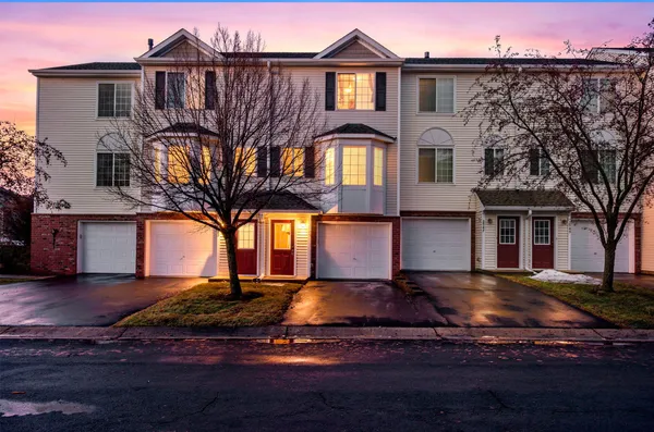 $225,000 | 2945 Village Circle, Chanhassen, MN 55317
