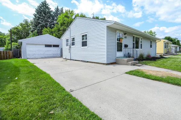 $269,900 | 1215 12th Street North, Moorhead, MN 56560