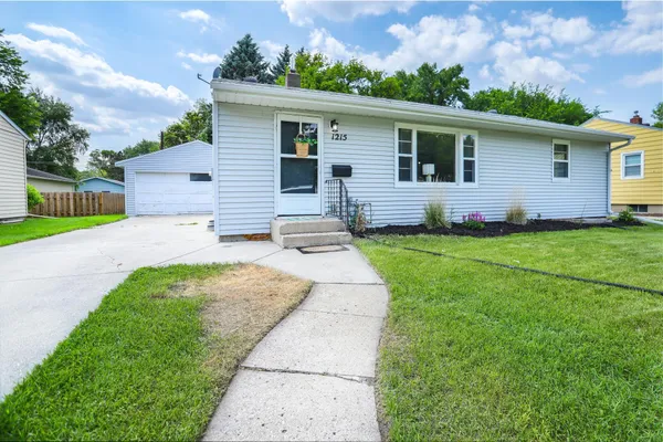 $269,900 | 1215 12th Street North, Moorhead, MN 56560