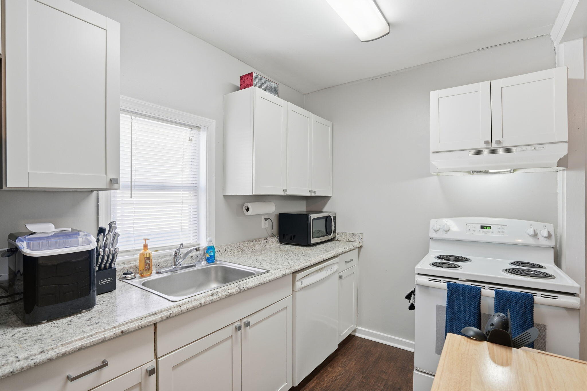 105 Cooper Street Charleston, SC 29403 - Photo 12 of 24 15-web-or-mls-011_DSC04402