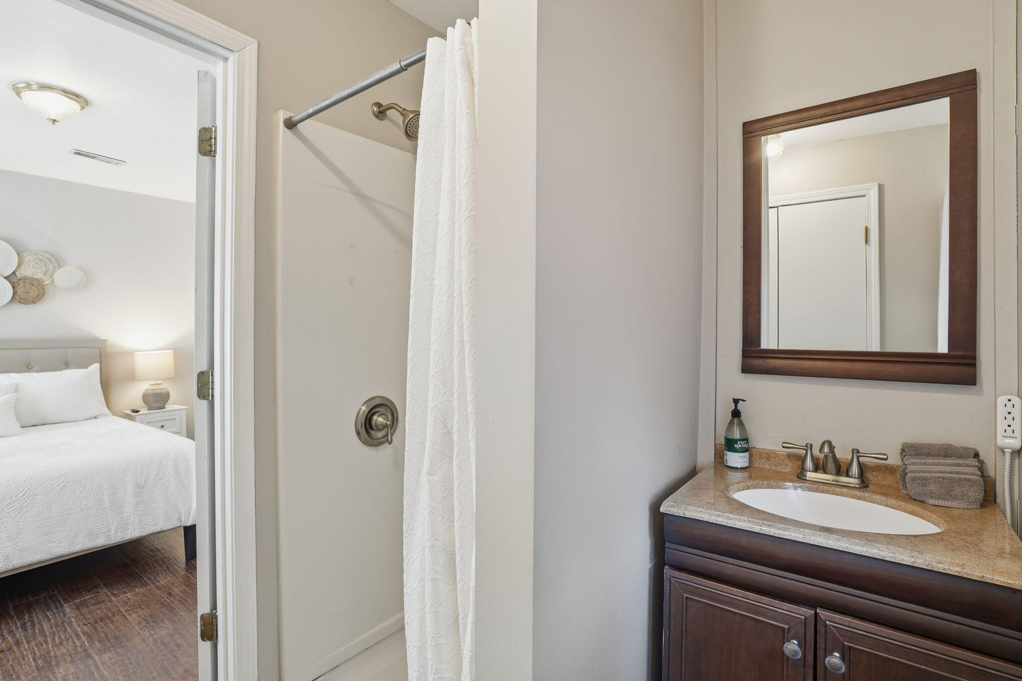 105 Cooper Street Charleston, SC 29403 - Photo 16 of 24 19-web-or-mls-021_DSC04393_1