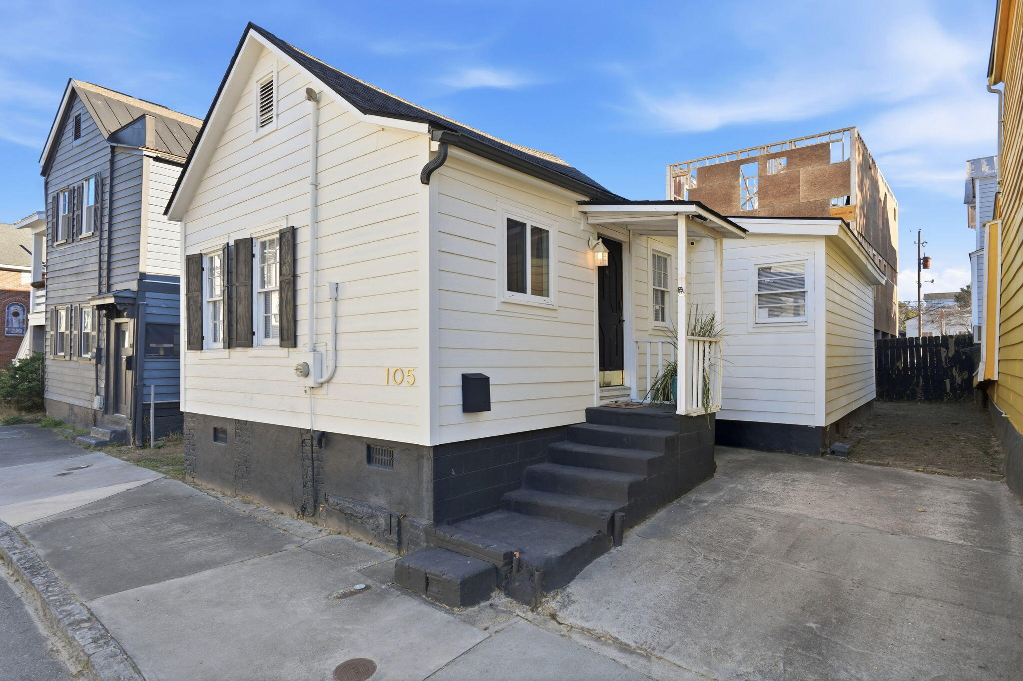 105 Cooper Street Charleston, SC 29403 - Photo 3 of 24 105 Cooper St Charleston SC