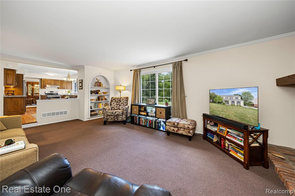 36241 Fredericksburg Road Farmington Hills, MI 48331 - Photo 19 of 48