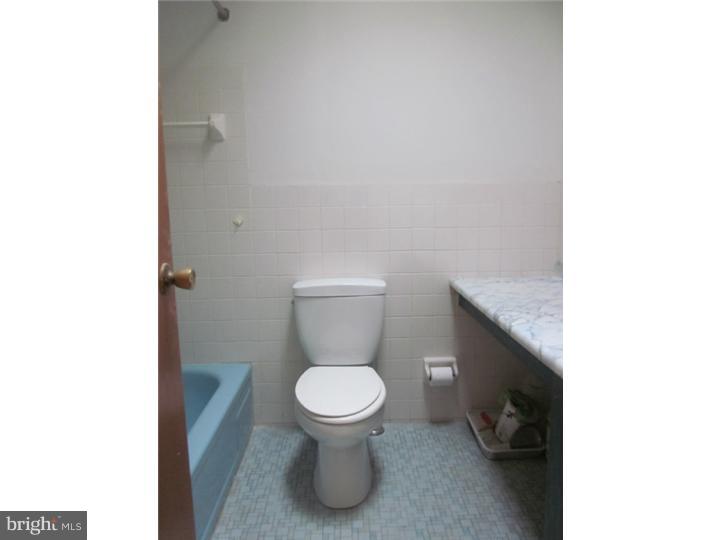 9936 Wingtip Road Philadelphia, PA 19115 - Photo 13 of 18 Gallery Image 13