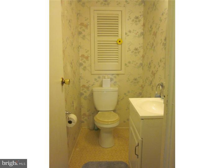 9936 Wingtip Road Philadelphia, PA 19115 - Photo 15 of 18 Gallery Image 15