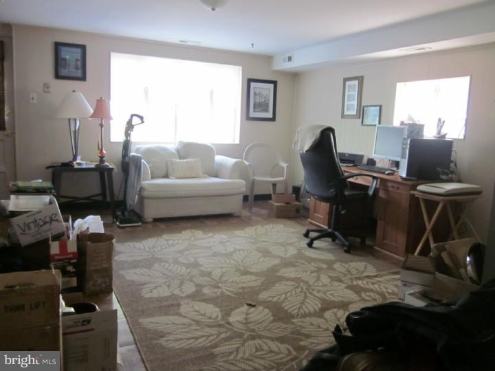 9936 Wingtip Road Philadelphia, PA 19115 - Photo 17 of 18 Gallery Image 17