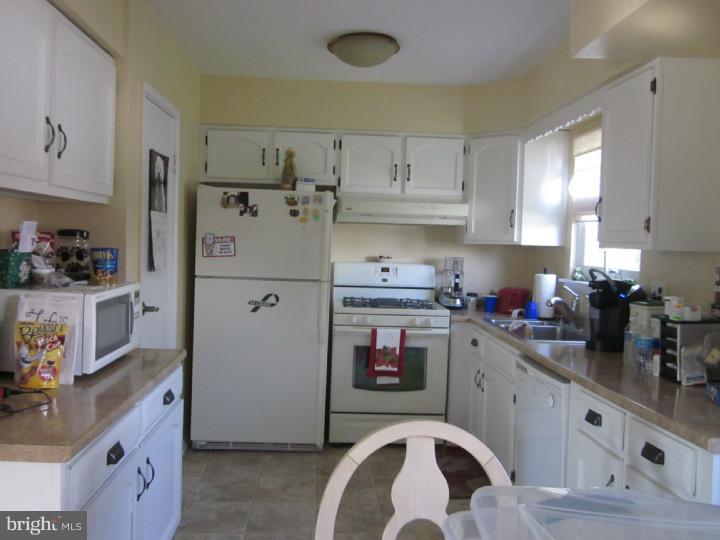 9936 Wingtip Road Philadelphia, PA 19115 - Photo 7 of 18 Gallery Image 7
