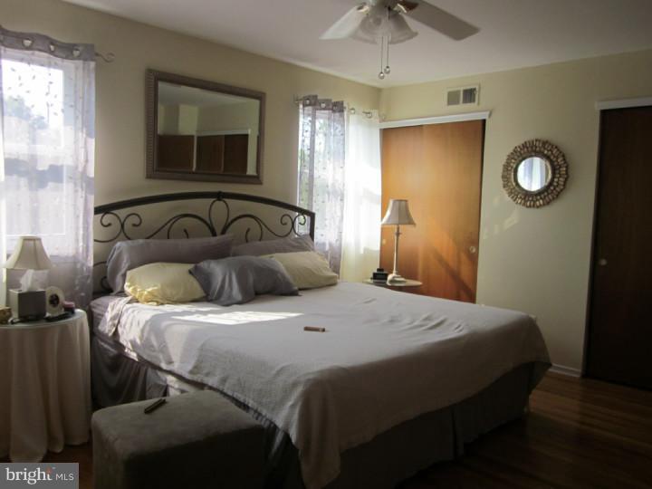 9936 Wingtip Road Philadelphia, PA 19115 - Photo 9 of 18 Gallery Image 9