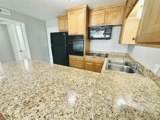 $1,125 | 601 West 11th Street, Unit 223, Austin, TX 78701