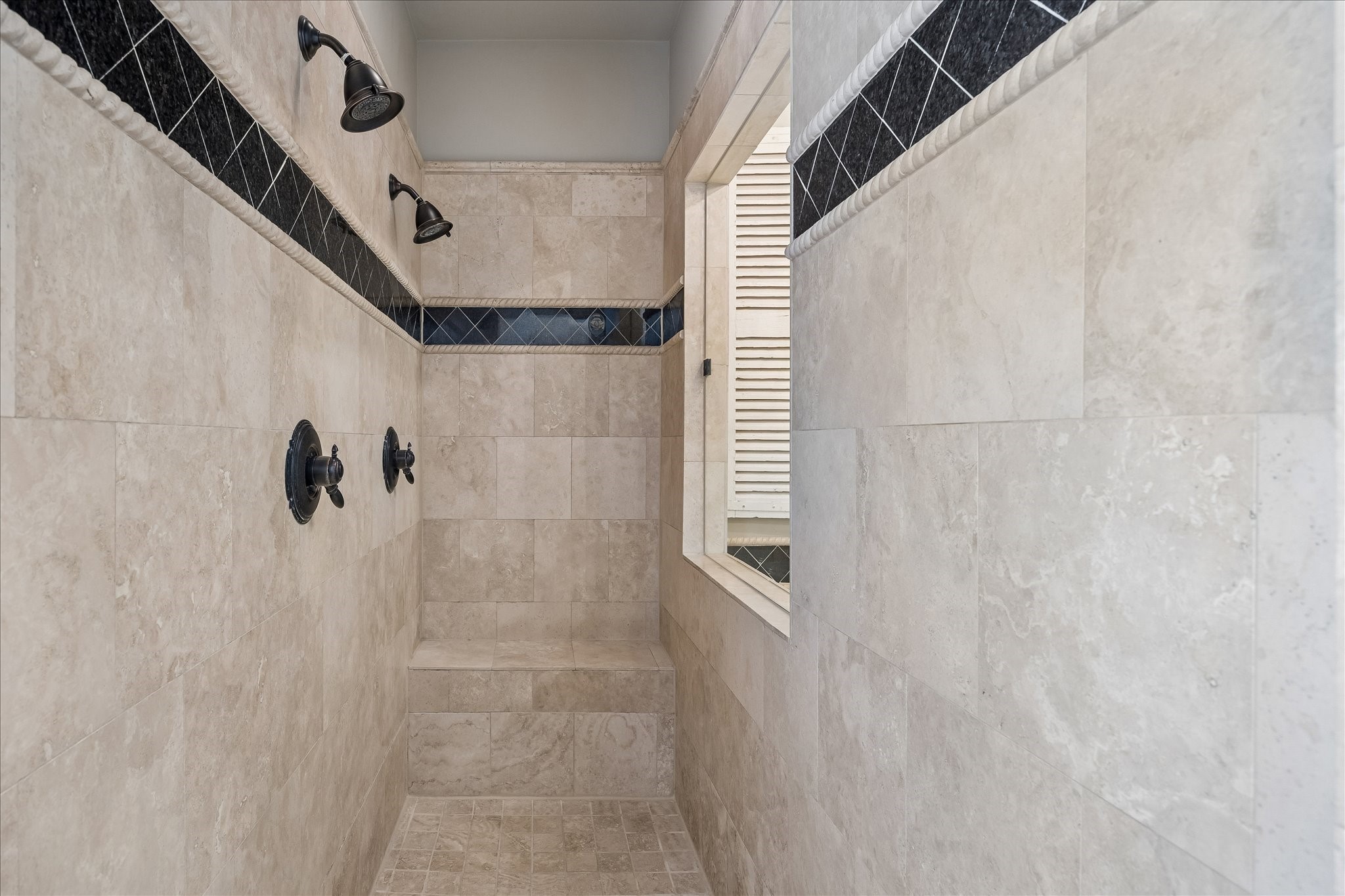 802 Anderson Street Bellaire, TX 77401 - Photo 20 of 36