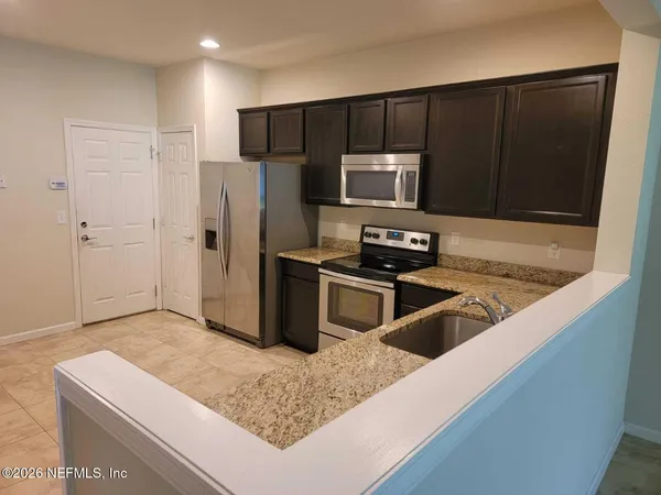 $2,100 | 6791 Roundleaf Drive, Jacksonville, FL 32258