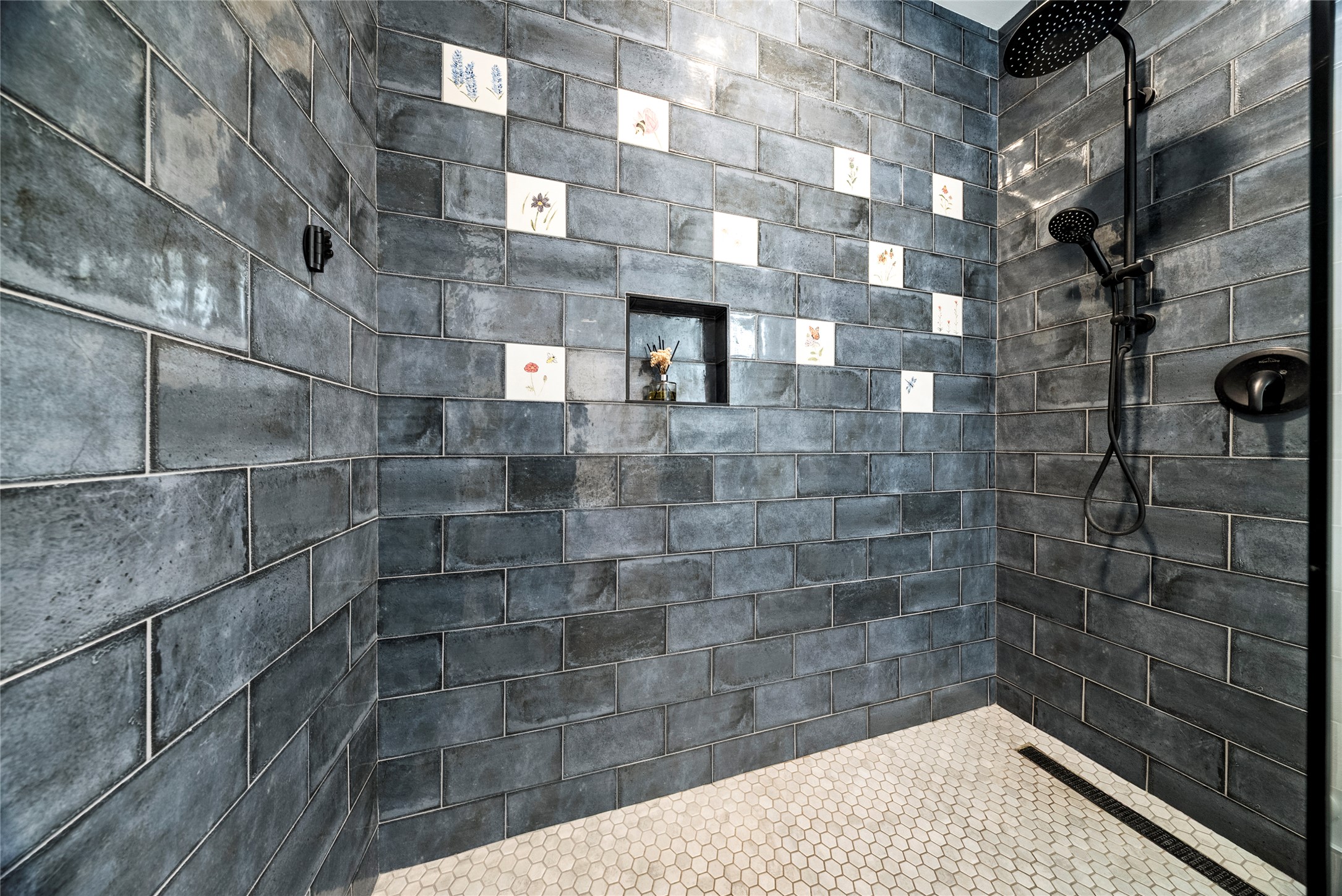 153 County Road 491 Elgin, TX 78621 - Photo 25 of 40 a bathroom with a shower