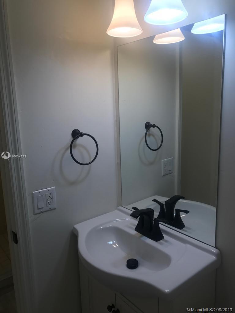 620 Glenn Parkway Hollywood, FL 33021 - Photo 4 of 18