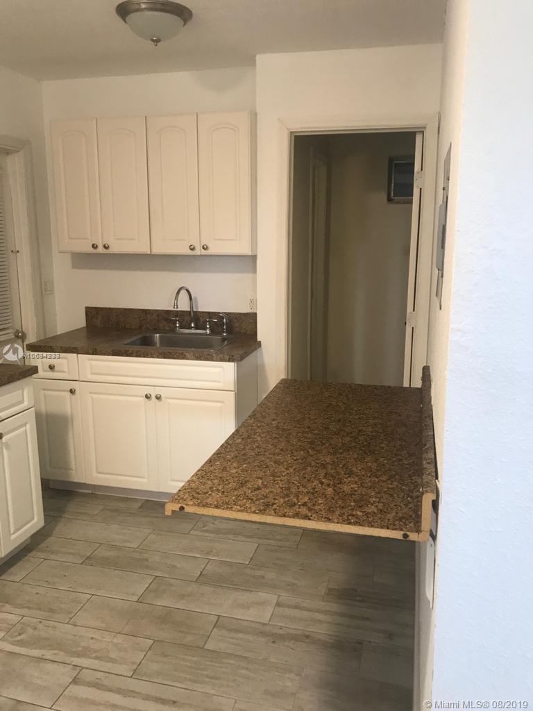 620 Glenn Parkway Hollywood, FL 33021 - Photo 9 of 18