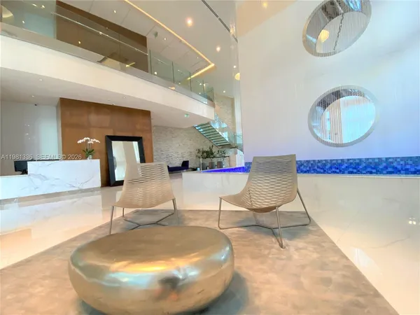 $3,100 | 41 Southeast 5th Street, Unit 804, Miami, FL 33131