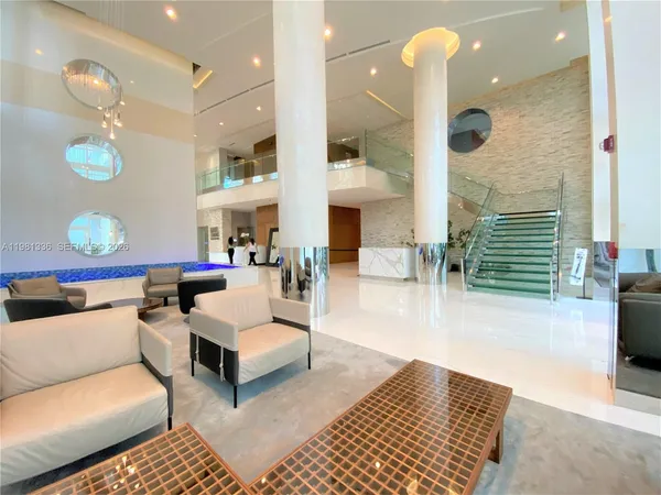 $3,100 | 41 Southeast 5th Street, Unit 804, Miami, FL 33131