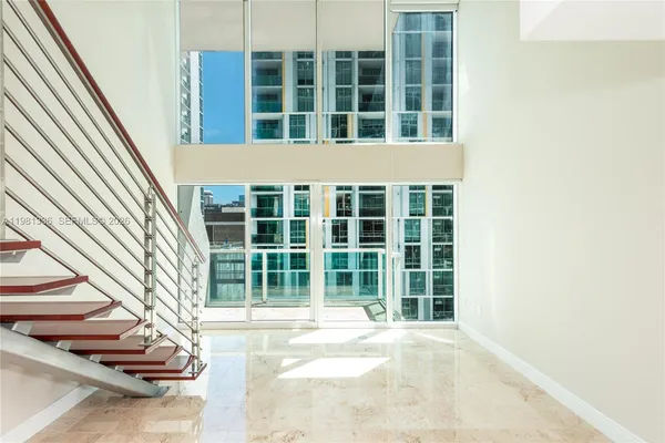 $3,100 | 41 Southeast 5th Street, Unit 804, Miami, FL 33131