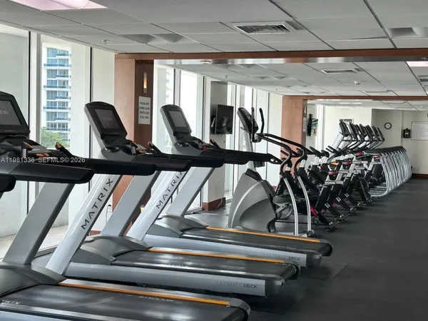 $3,100 | 41 Southeast 5th Street, Unit 804, Miami, FL 33131