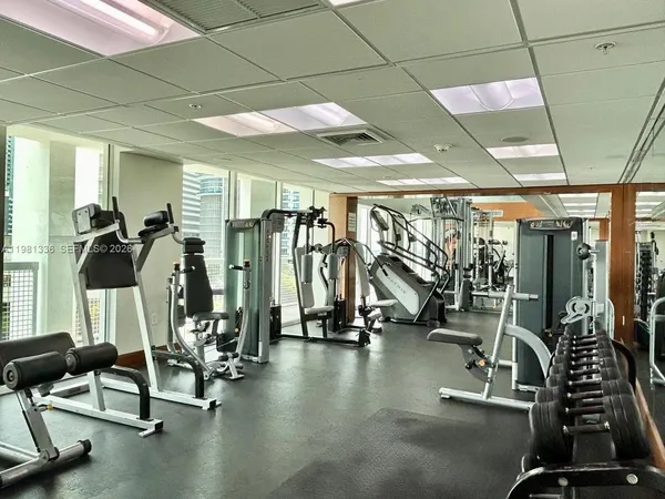 $3,100 | 41 Southeast 5th Street, Unit 804, Miami, FL 33131