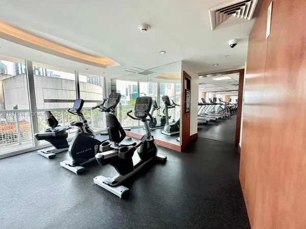 $3,100 | 41 Southeast 5th Street, Unit 804, Miami, FL 33131