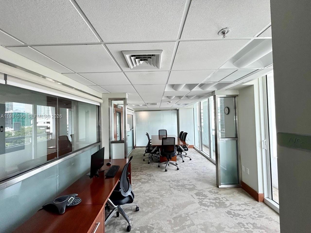 41 Southeast 5th Street, Unit 804 Miami, FL 33131 - Photo 29 of 30