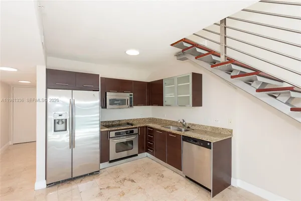 $3,100 | 41 Southeast 5th Street, Unit 804, Miami, FL 33131