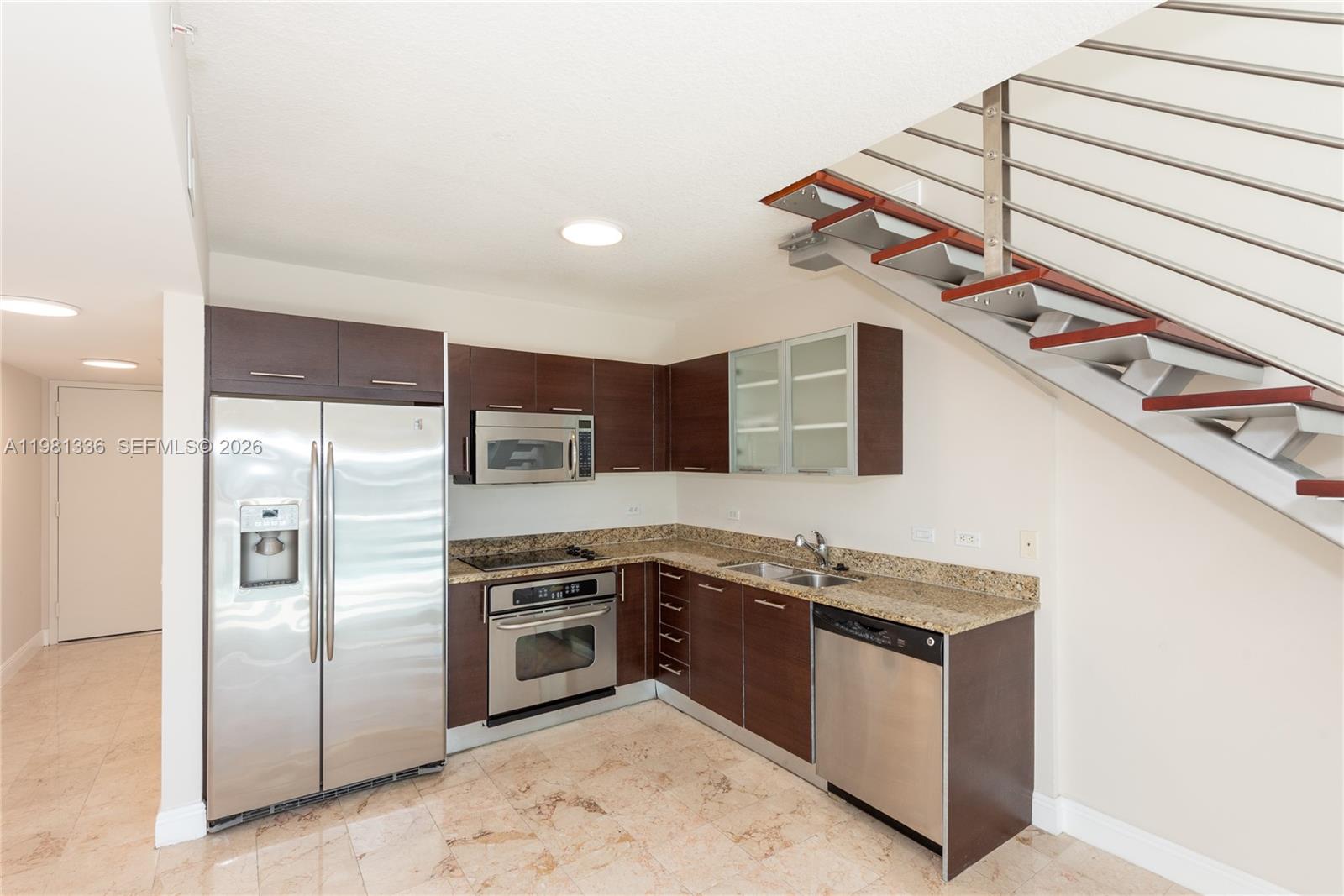 41 Southeast 5th Street, Unit 804 Miami, FL 33131 - Photo 5 of 30