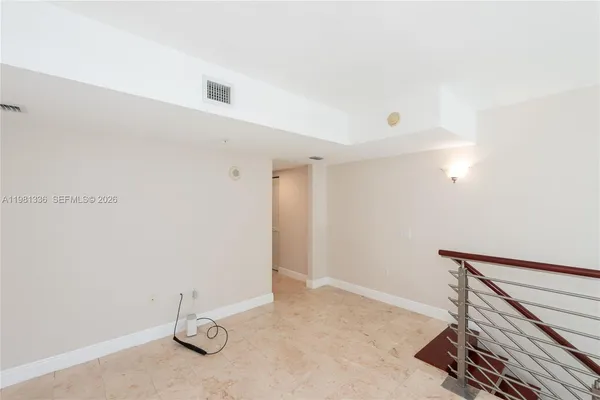 $3,100 | 41 Southeast 5th Street, Unit 804, Miami, FL 33131