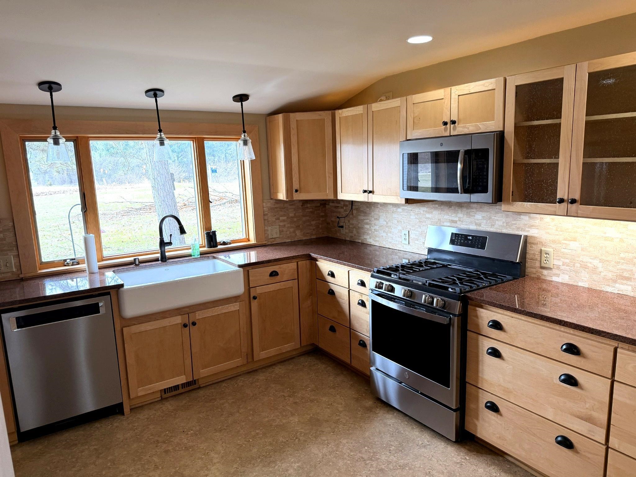 538 Windmill Road Brooklyn, WI 53521 - Photo 18 of 48