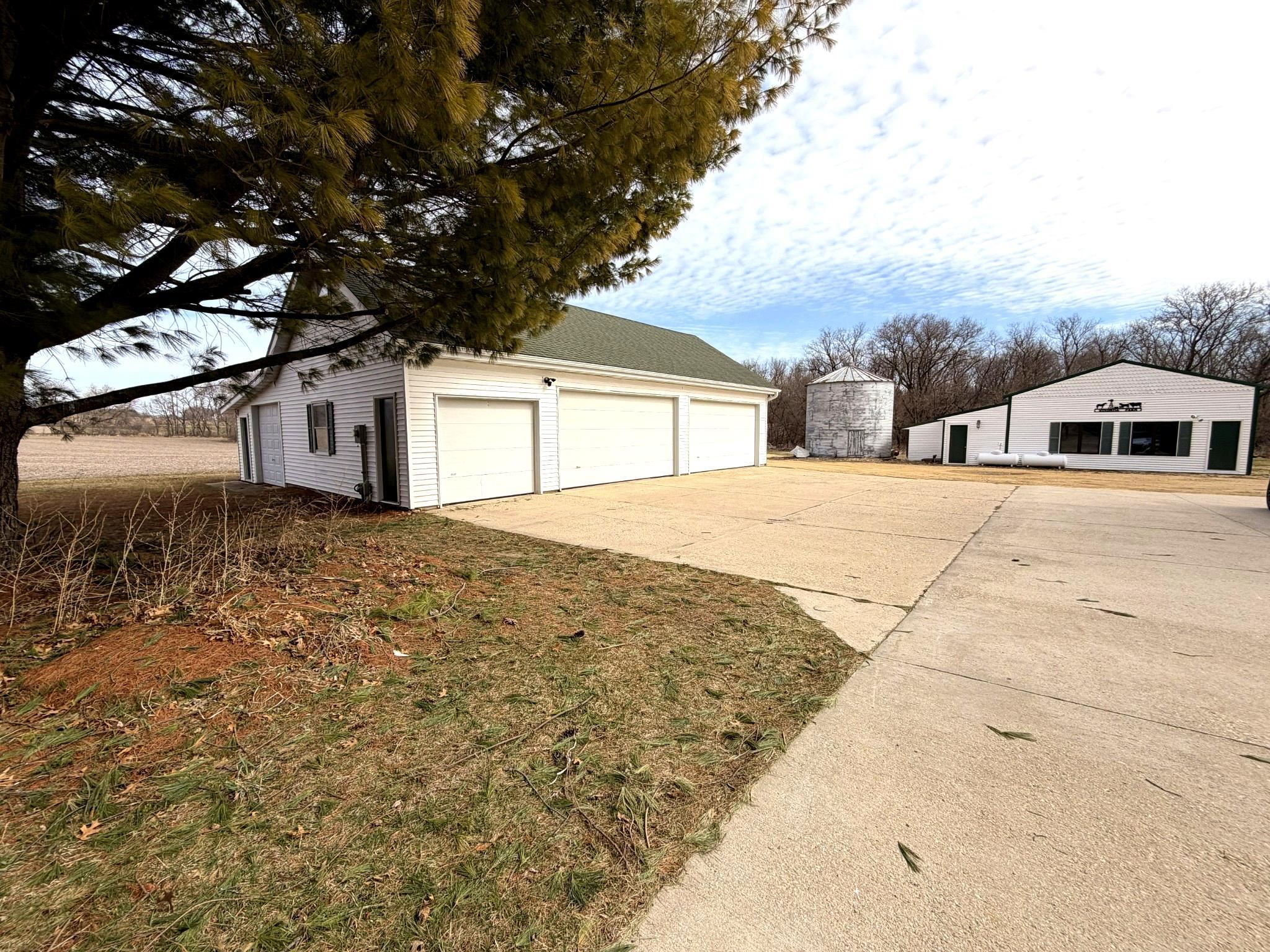 538 Windmill Road Brooklyn, WI 53521 - Photo 34 of 48