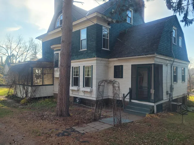 $375,000 | 120 East Maryland Street, St. Croix Falls, WI 54024