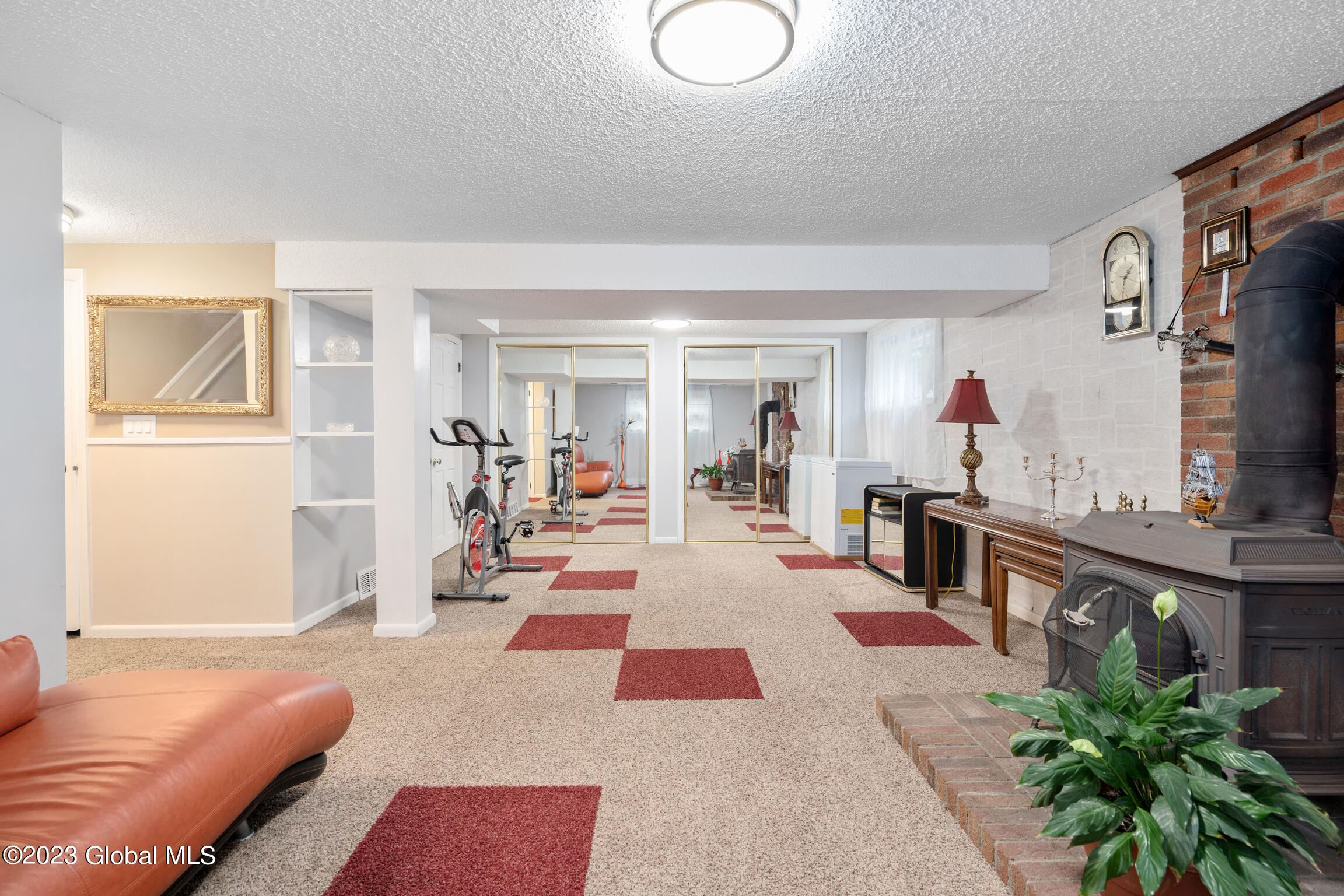 61 Alpine Drive Colonie, NY 12110 - Photo 29 of 40 61 Alpine Dr-46