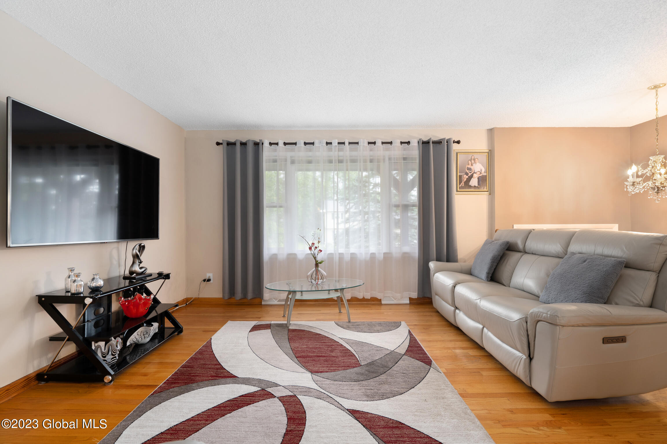 61 Alpine Drive Colonie, NY 12110 - Photo 8 of 40 61 Alpine Dr-22