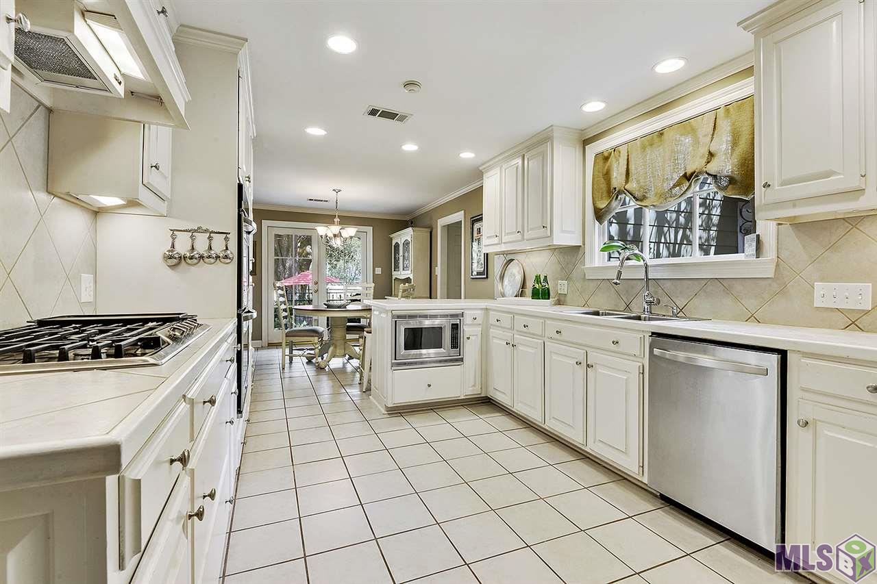 7213 Government Street Baton Rouge, LA 70806 - Photo 12 of 24 Kitchen