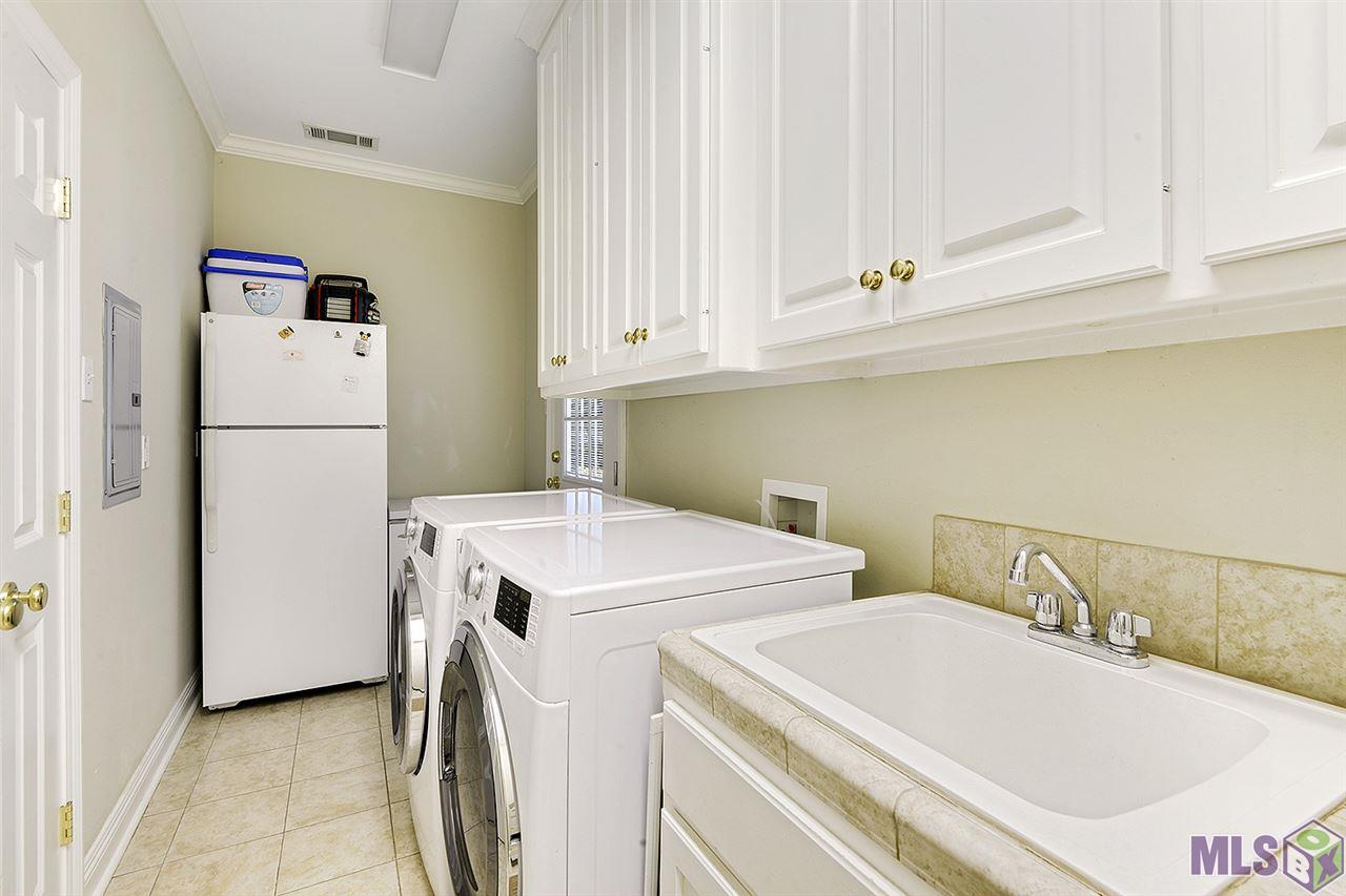 7213 Government Street Baton Rouge, LA 70806 - Photo 23 of 24 Laundry Room
