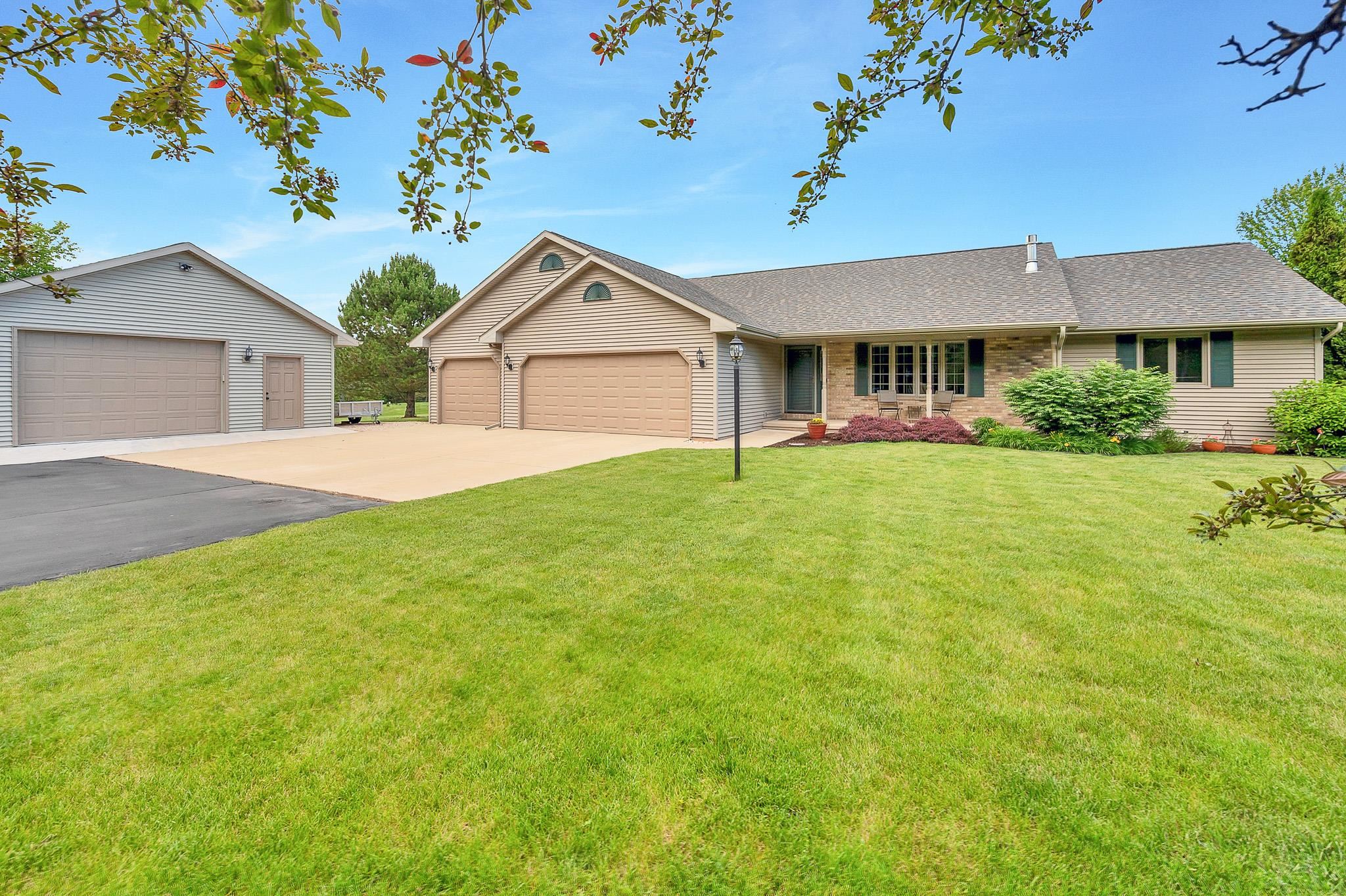 3605 Solitude Road De Pere, WI 54115 - Photo 57 of 58