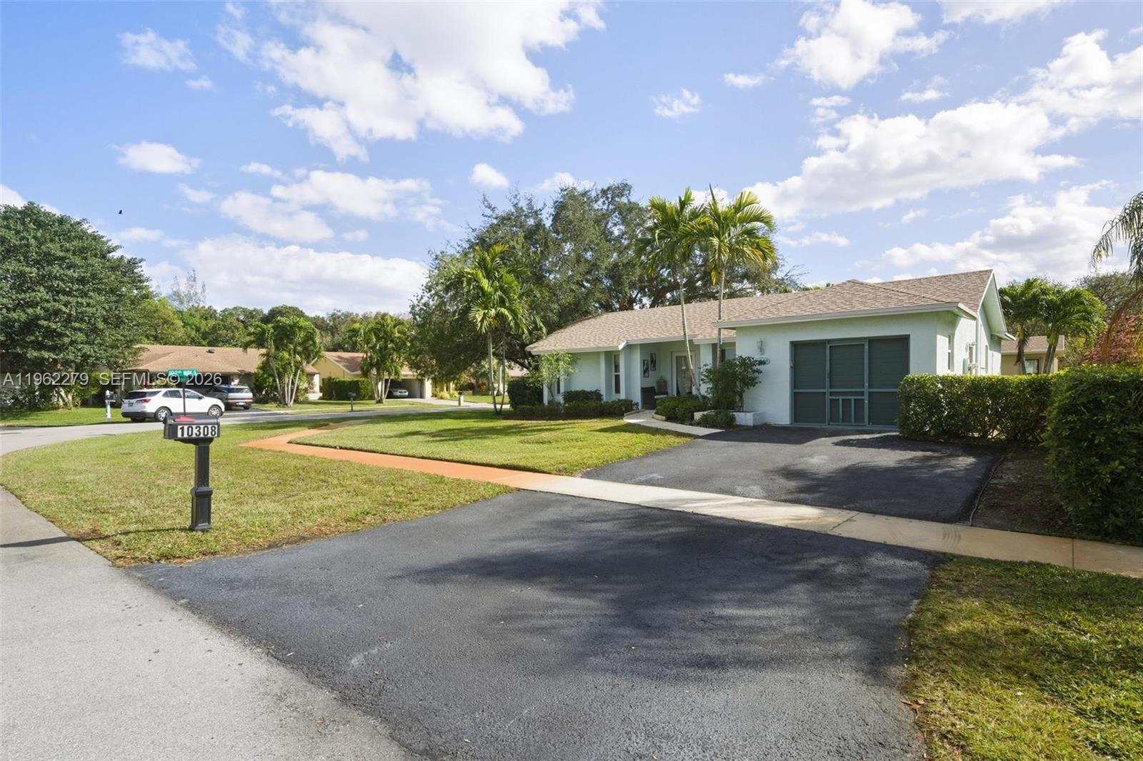 10308 Greenbriar Court Boca Raton, FL 33498 - Photo 2 of 24