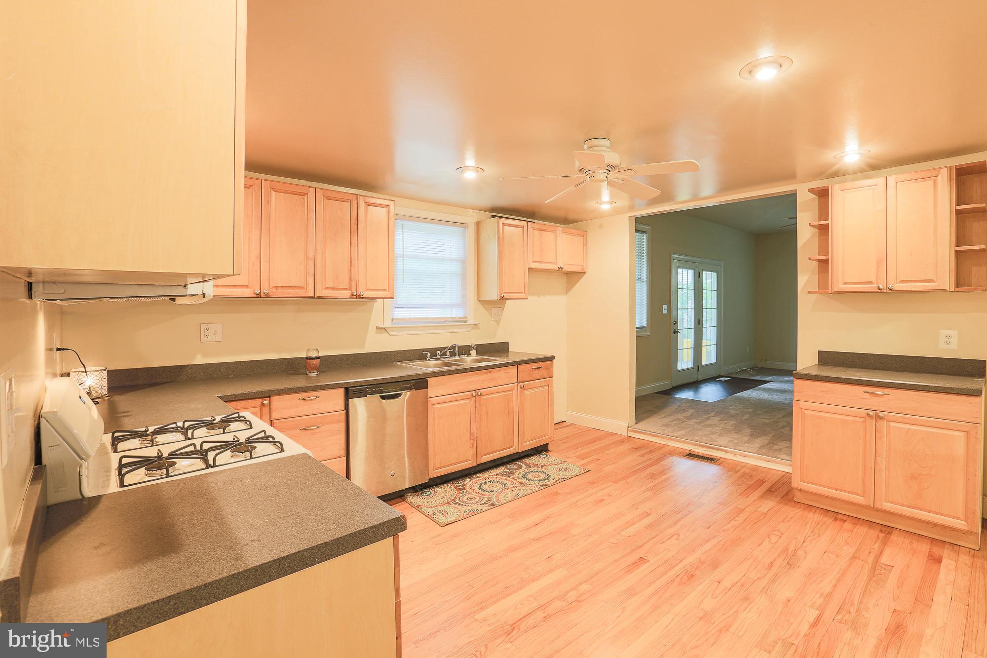 183 Ryan Road Pasadena, MD 21122 - Photo 13 of 42 Kitchen