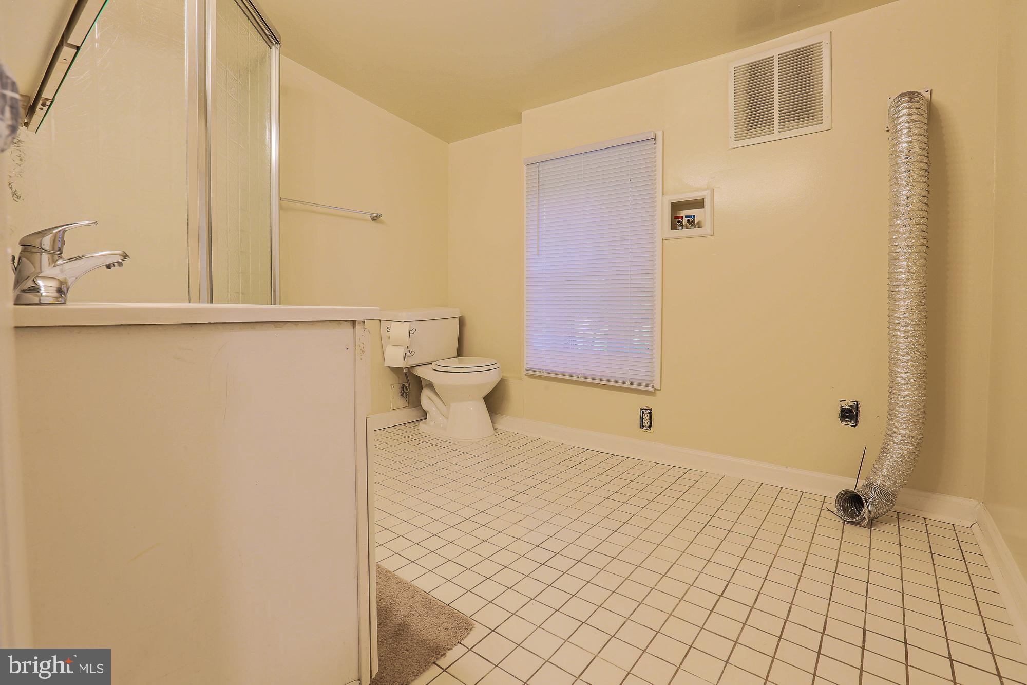 183 Ryan Road Pasadena, MD 21122 - Photo 27 of 42 Upper Level Bath