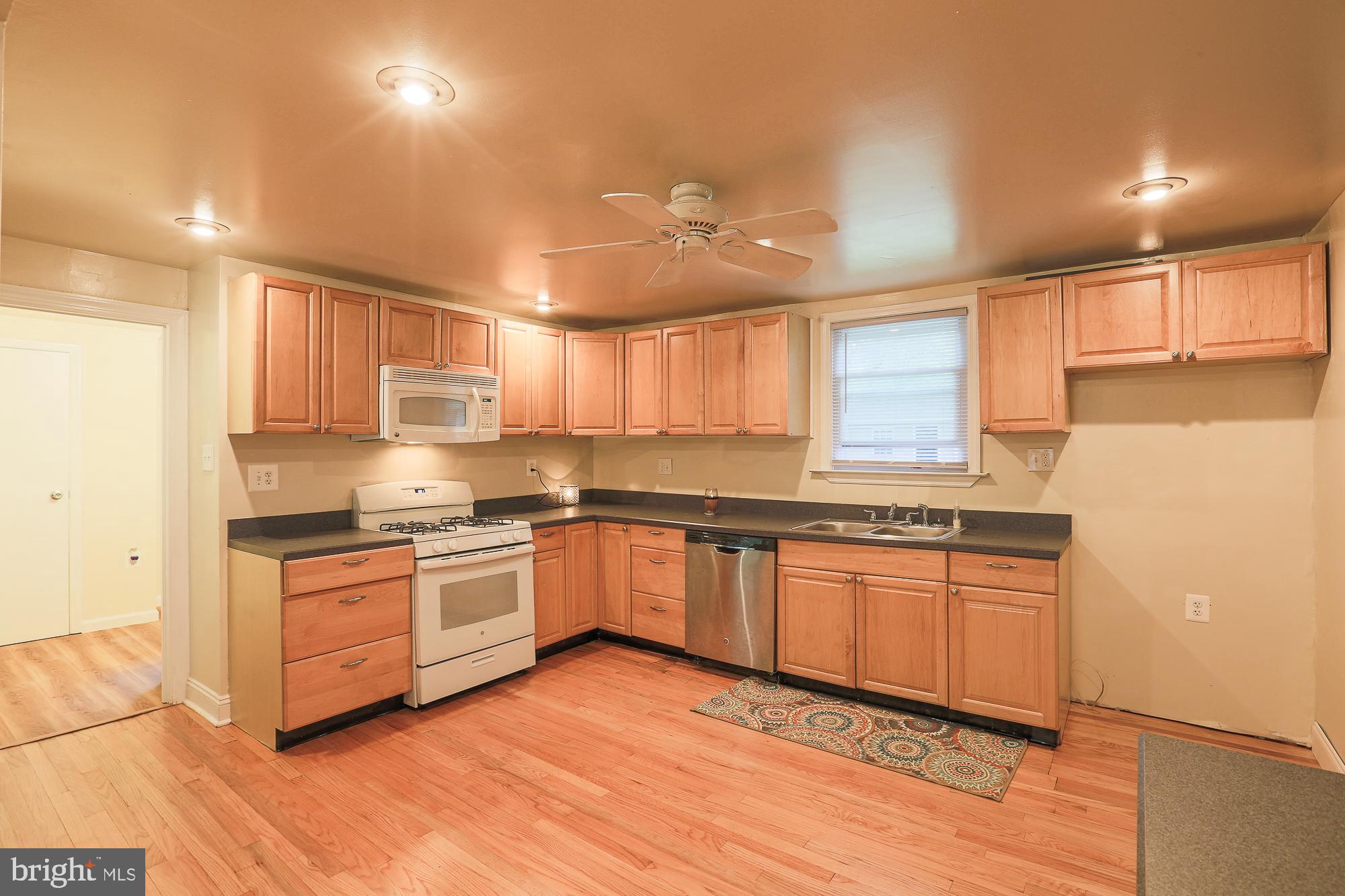 183 Ryan Road Pasadena, MD 21122 - Photo 10 of 42 Kitchen