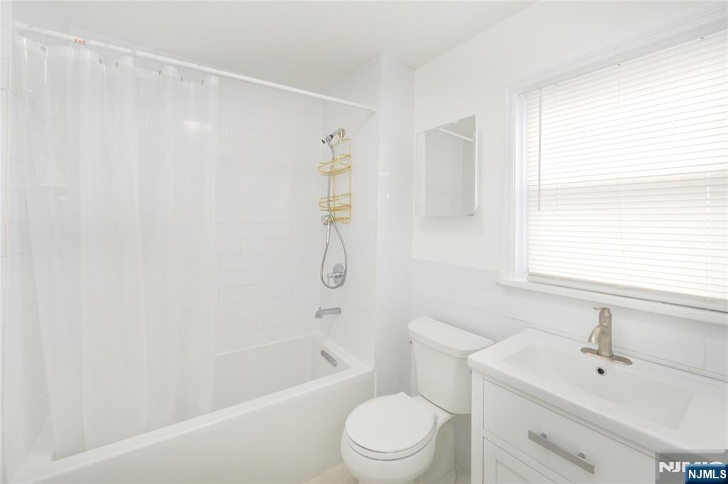 263 Sutton Avenue Hackensack, NJ 07601 - Photo 13 of 29