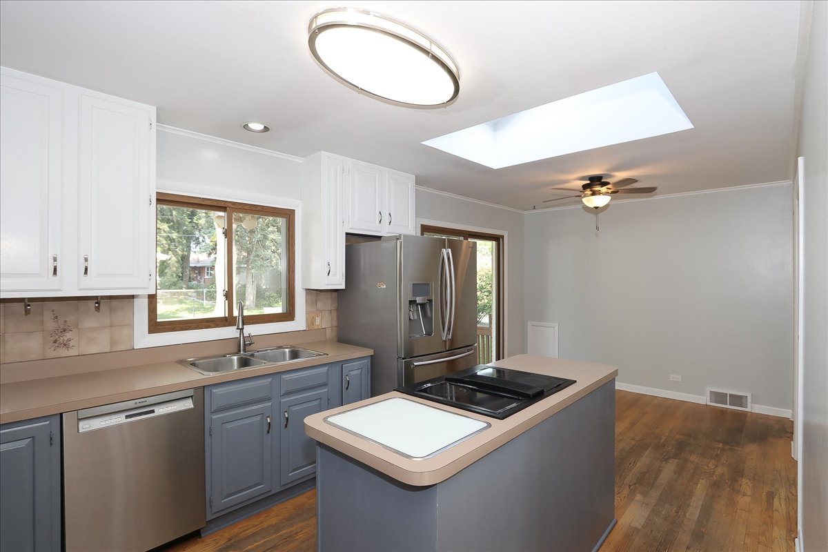 20 North Westgate Road Des Plaines, IL 60016 - Photo 11 of 29 Gallery Image 11