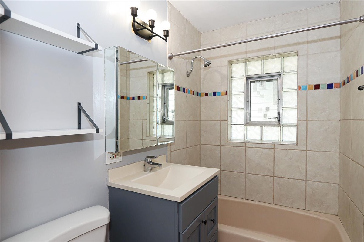 20 North Westgate Road Des Plaines, IL 60016 - Photo 13 of 29 Gallery Image 13