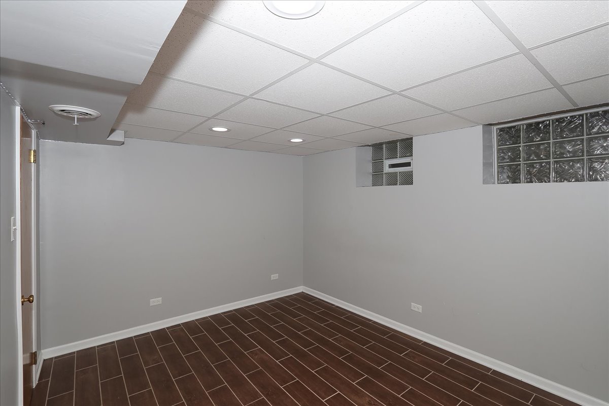 20 North Westgate Road Des Plaines, IL 60016 - Photo 24 of 29 Gallery Image 24