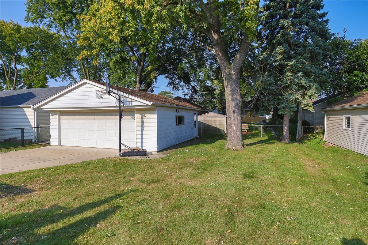 20 North Westgate Road Des Plaines, IL 60016 - Photo 4 of 29 Gallery Image 4